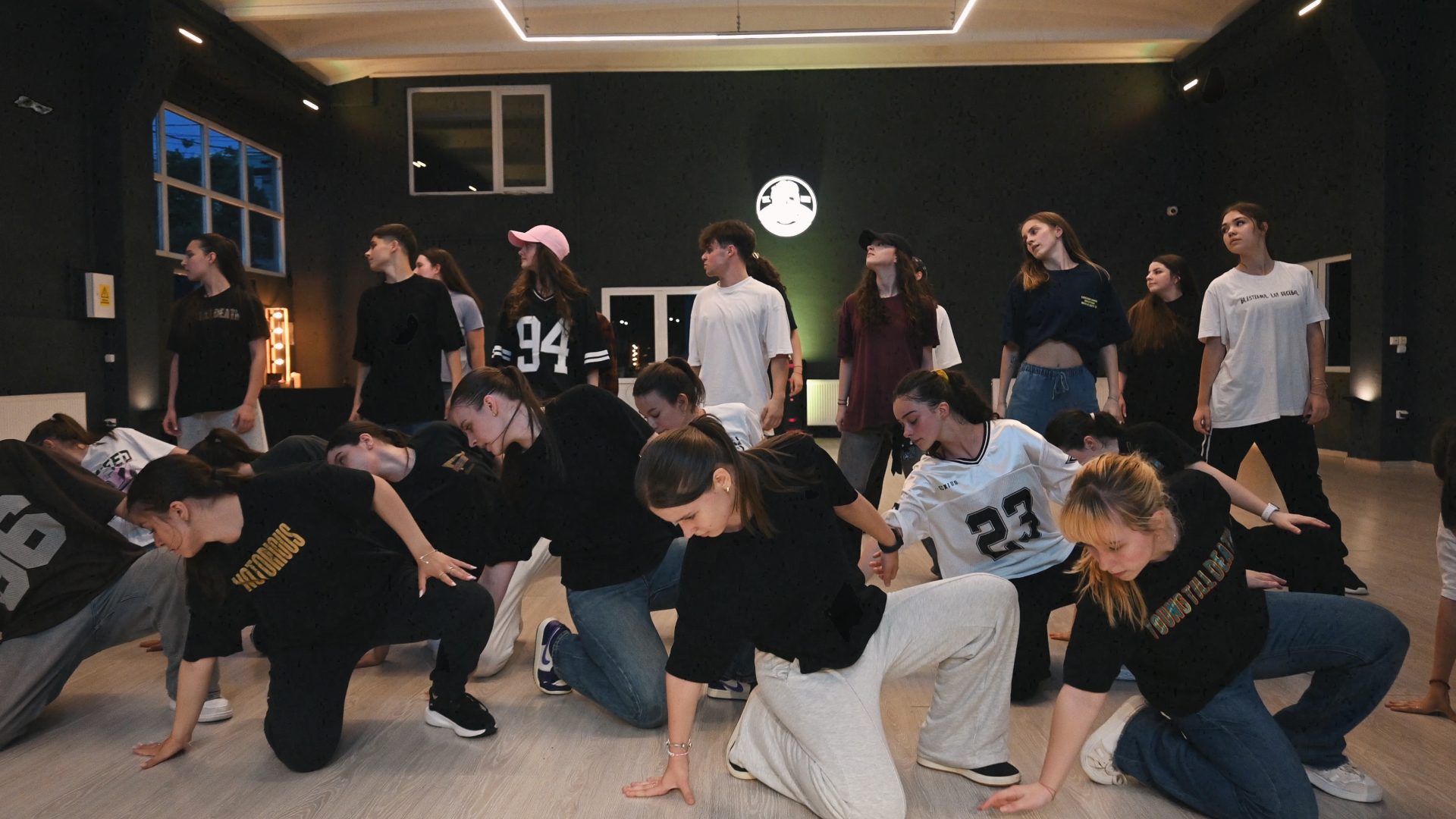 STREET DANCE SHOWCASE – The Underground Movement https://youngtilldeath.ro/ro