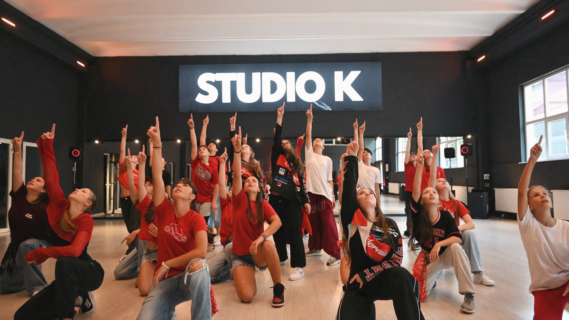 STREET DANCE SHOWCASE – The Underground Movement https://youngtilldeath.ro/ro